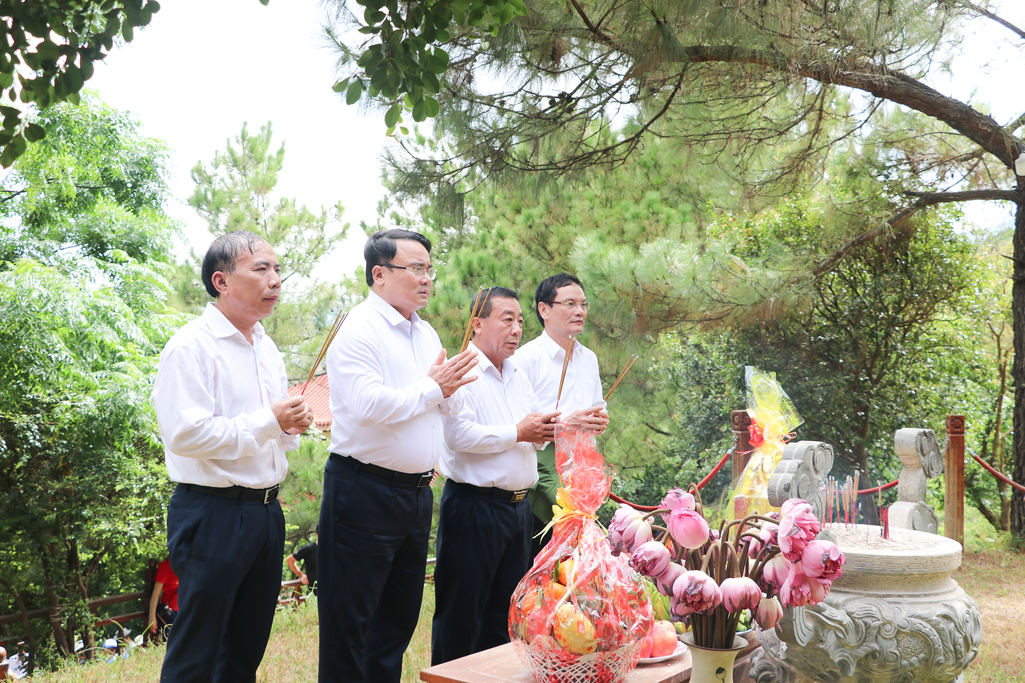 Anh-tin-bai
